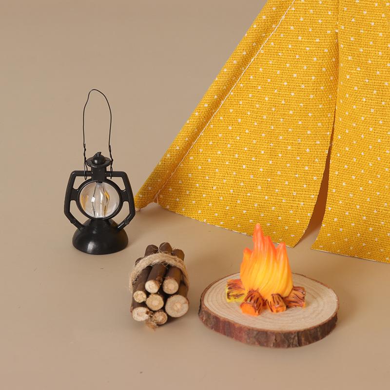 Outdoor Camping Items - Modelo de Tienda de Campaña a